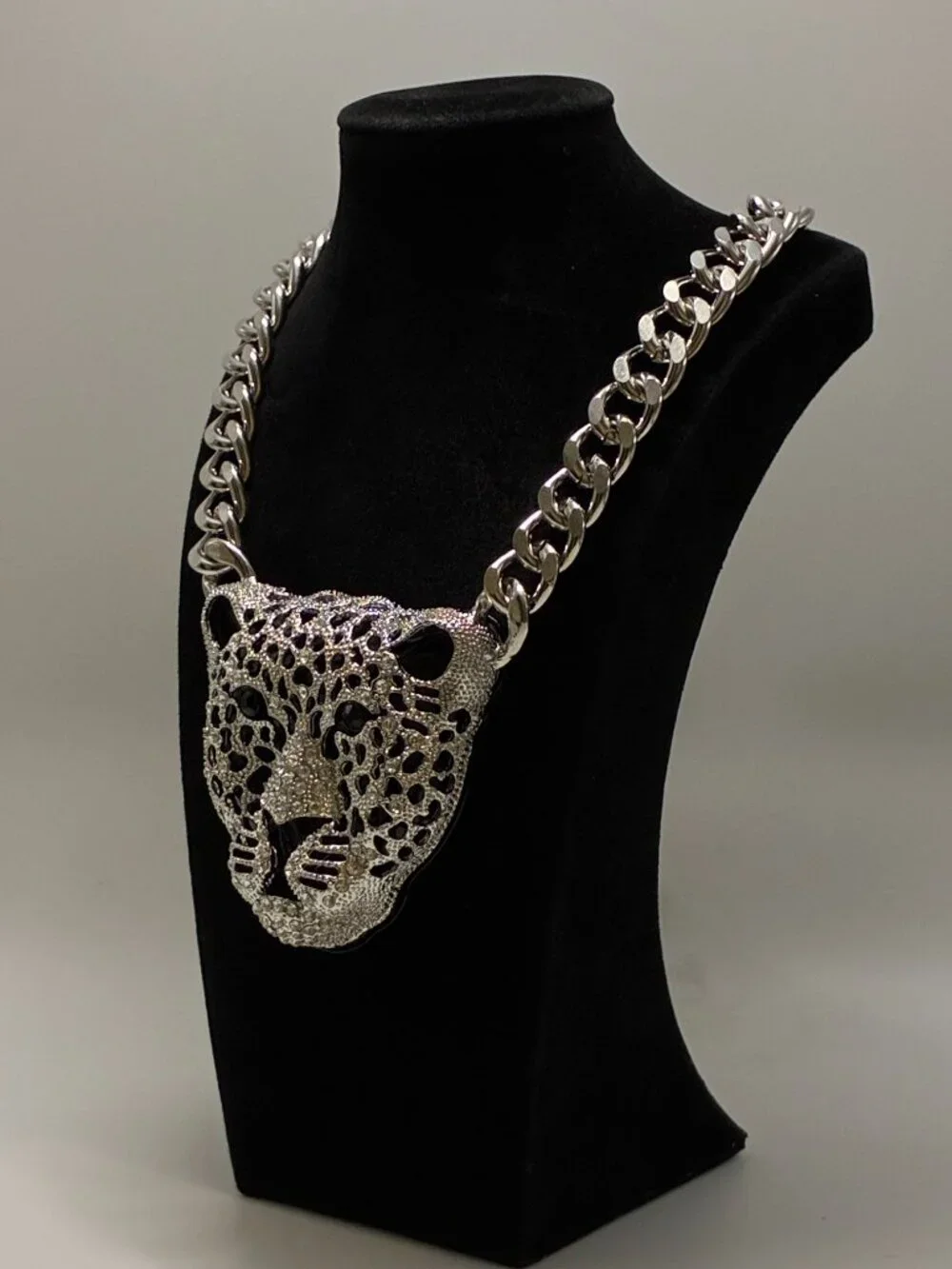 Chunky Silver Leopard Face Curb Chain Statement Necklace Heart Clasp